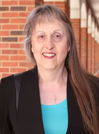 Laura Letellier headshot